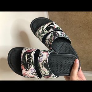 COPY - Nike Benassi Slides